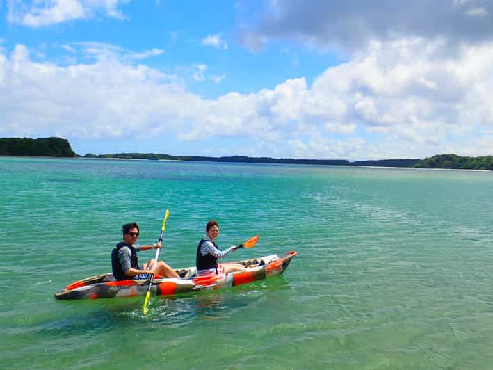 石垣島：川平湾 カヤック＆シュノーケリング 1日ツアー | GetYourGuide