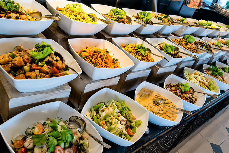 Colombo: Kingsbury Buffet Lunch or Dinner with Wine/Beer Colombo: Kingsbury Buffet Dinner with Wine/Beer