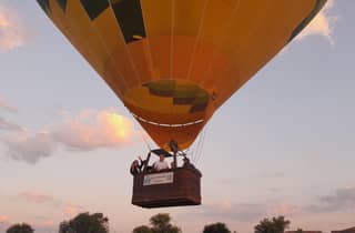Von Madrid aus: Heißluftballon über Toledo