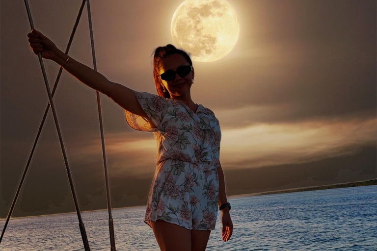 Saona Island: Private Yacht Tour with Lunch & Pickup