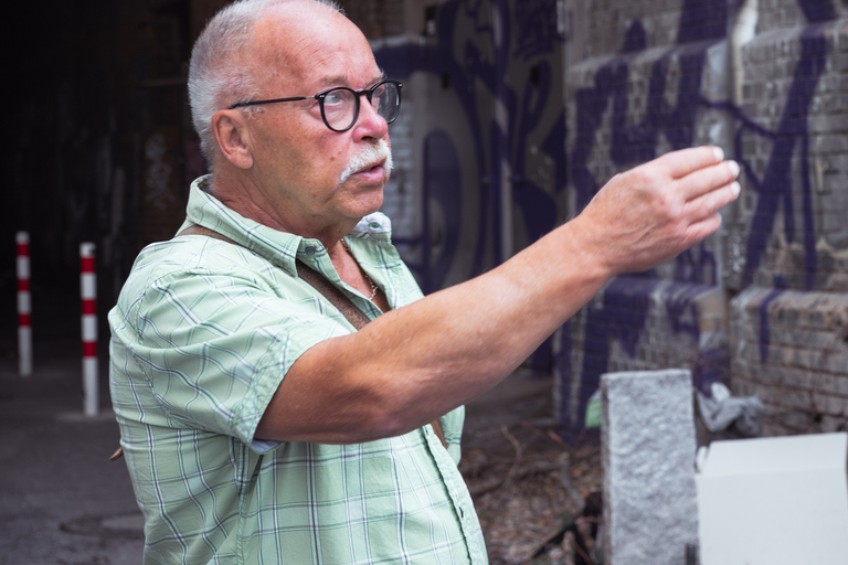 Berlim: tour de testemunhas da RDA em pequeno grupoBerlim: Excursão para grupos pequenos de testemunhas contemporâneas da Alemanha Oriental