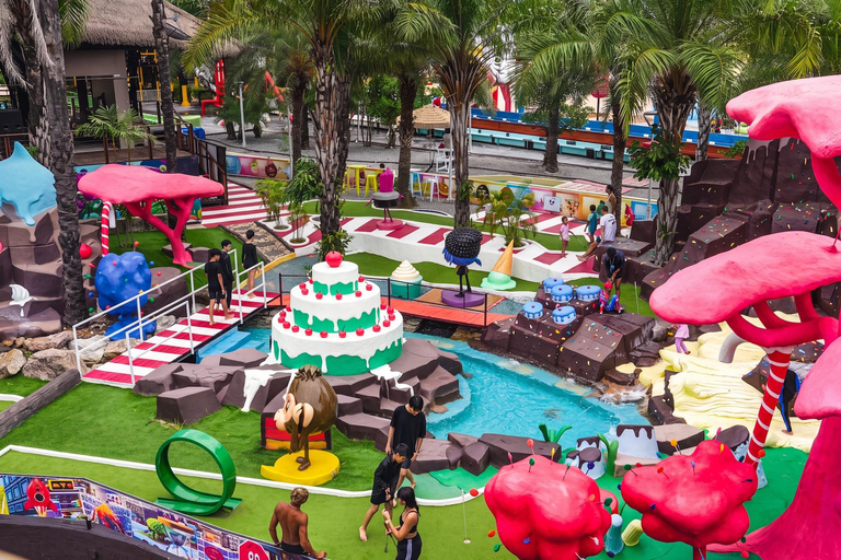 Pattaya: Columbia Pictures Aquaverse Ticket & Hotel Transfer