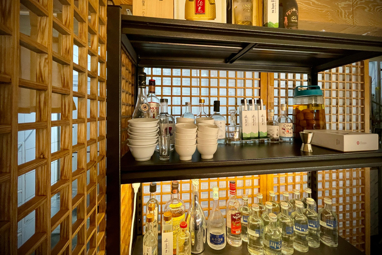 Seoul: Korean Heirloom Rice Cooking Class with Korean Liquor