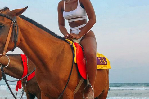 Accra: Sunsets, Famous Beaches & Bars Tour with a Free Drink