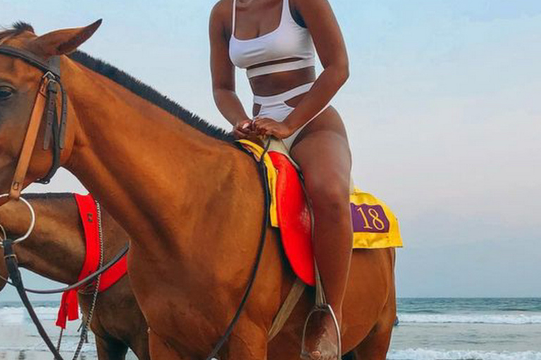 Accra: Sunsets, Famous Beaches & Bars Tour with a Free Drink