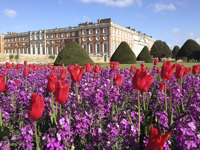 Visit Hampton Court Palace and Gardens Entrance Ticket in Surrey, UK