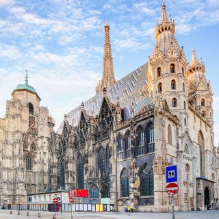 Vienna: Private City Highlights Walking Tour with Pickup