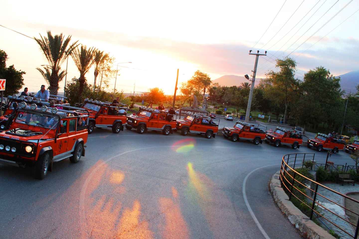 Alanya: Sunset Night Safari with Boat Trip incl. Dinner