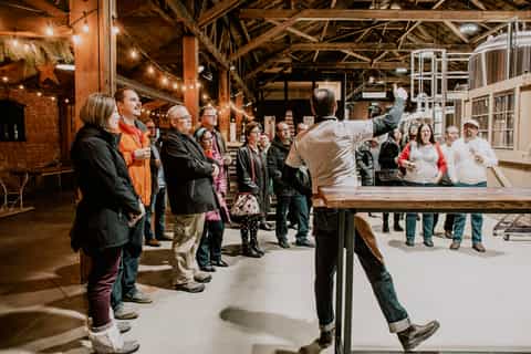 Toronto: Niagara Craft Beer Day Tour & Toronto Walking Tour
