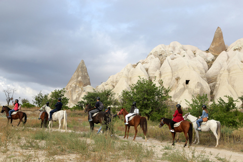 Cappadoce: Sunset Horse Trek à travers les vallées