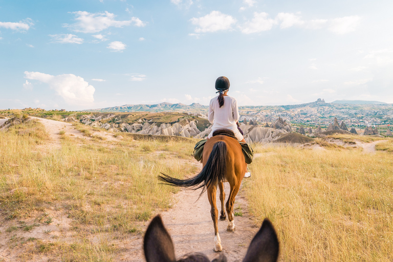 Cappadoce: Sunset Horse Trek à travers les vallées