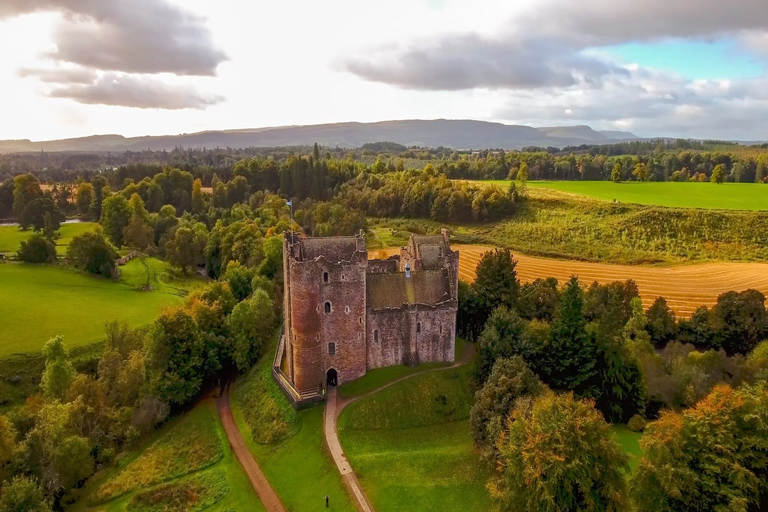 From Edinburgh: Outlander Castles and Highlands Day Tour