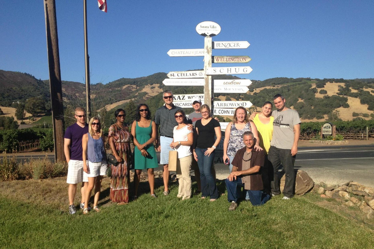 Sonoma Valley: Guided Winery Tour with Picnic Lunch