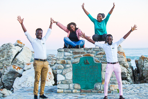 Desde Ciudad del Cabo: Cape Agulhas, Hemel en Aarde y Towns TourDesde Ciudad del Cabo: tour francés de Cape Agulhas y Hemel en Aarde