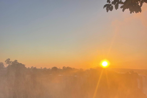 Cataratas Victoria: tour privado al amanecer con desayuno en el mirador