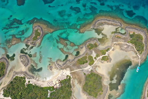 Athènes : excursion d&#039;une journée en bateau avec baignade et piscine thermaleAthènes : excursion d&#039;une journée en bateau vers les îles avec baignade
