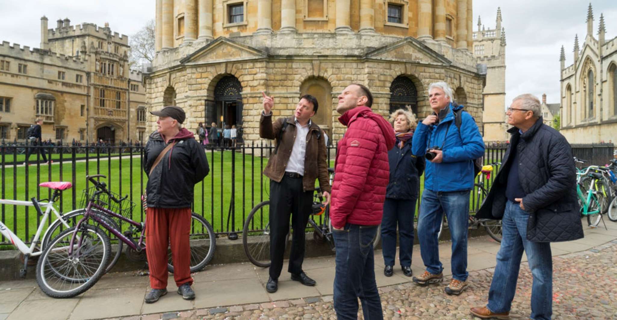 Oxford, Pre-Raphaelite Walking Tour with Exeter College - Hizvo