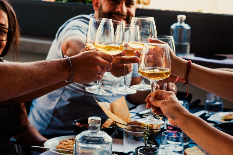 Athènes: cours de cuisine grecque et dîner sur un toit