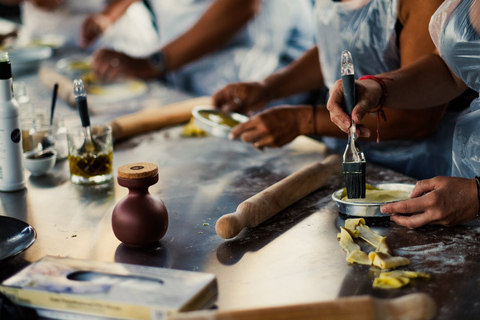 Athènes: cours de cuisine grecque et dîner sur un toit