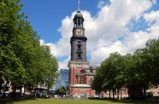 Hamburg: Tour von St. Michaelis zur Elbphilharmonie
