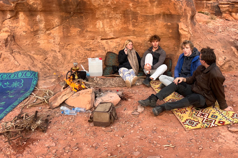 From Wadi Rum: 2-Day Red and White Desert Jeep Tour