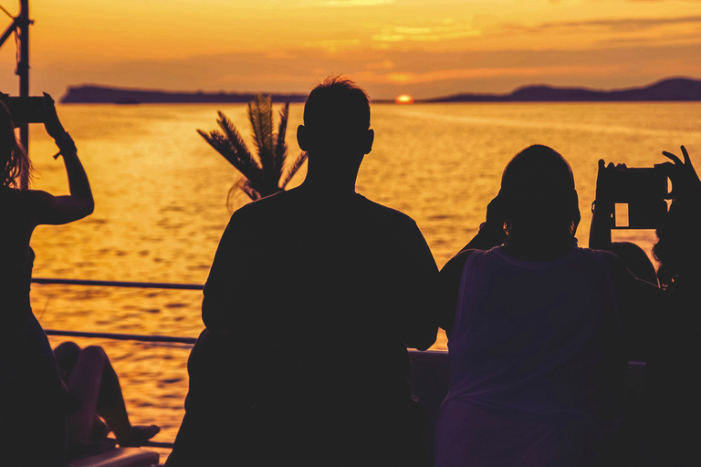 Ibiza: Strand-Hopping-Bootsfahrt mit Paddleboard, Essen und GetränkenIbiza: Strände-Bootsfahrt mit Paddleboard, Snacks & Drinks