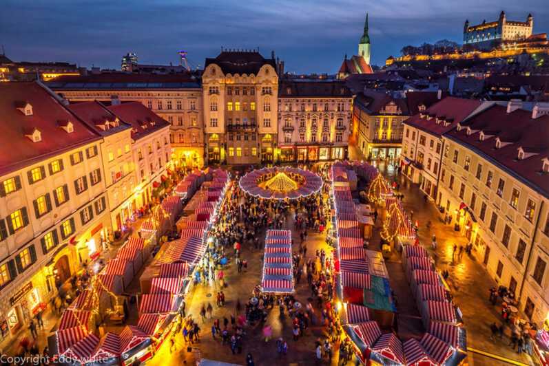 Visita al mercado navideño de Bratislava con un guía local GetYourGuide