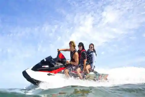 Pattaya : plongée avec tuba à Coral Island, jet ski, bateau banane, déjeuner
