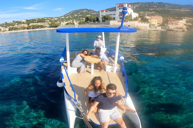 Nice : croisière privée en bateau solaire sur la Côte d'AzurCroisière privée romantique d'une heure