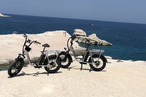 Milos: Half day electric bike tour with Sarakiniko beach