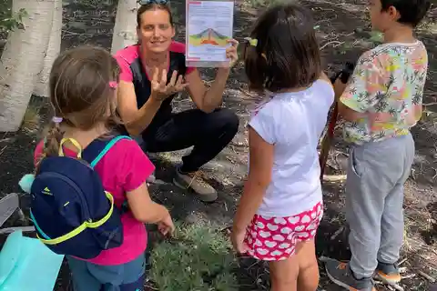 Monte Etna: Escursione privata di mezza giornata con guida per famiglie