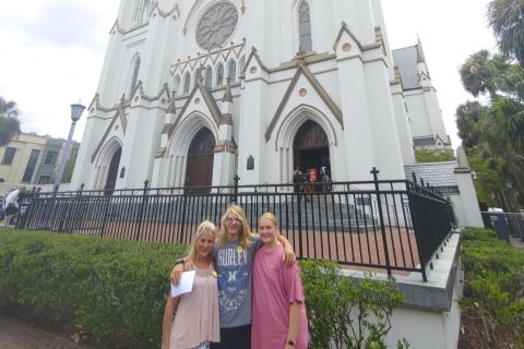 Savannah: Guided Walking Tour and Trivia Game
