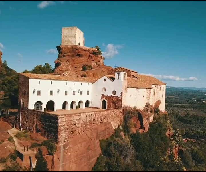 Salou: Hermitage montroig Red Hills Tour