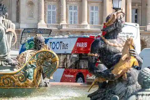 Paris: Discovery Hop-On Hop-Off and Paris by Night Tour