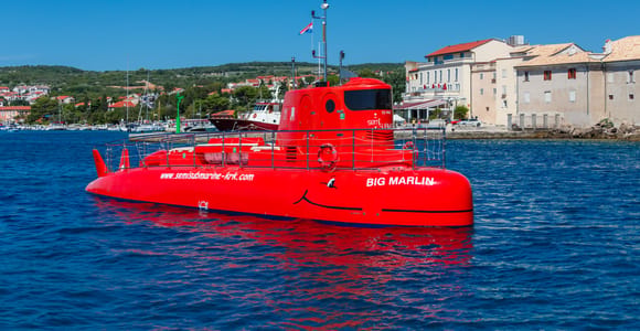 Stadt Krk: 45-minütige Halb-U-Boot-Tour mit einer Meerjungfrau