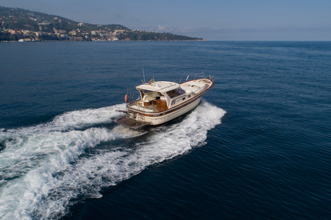 Desde Sorrento: tour en barco por Ischia y ProcidaSalida de Sorrento