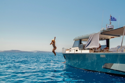 Santorini: Individuelle private Kreuzfahrt mit SkipperMaßgeschneiderte private Kreuzfahrt, 5 Stunden