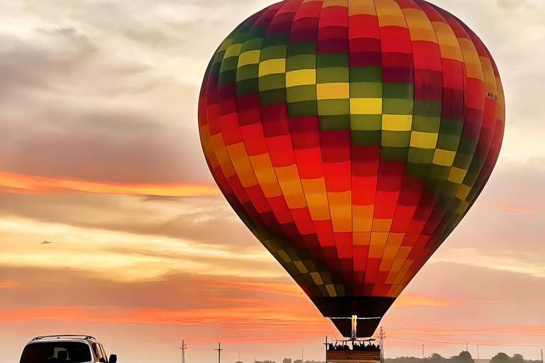 Dubai: Sunrise Hot Air Balloon Ride with Transfers & More
