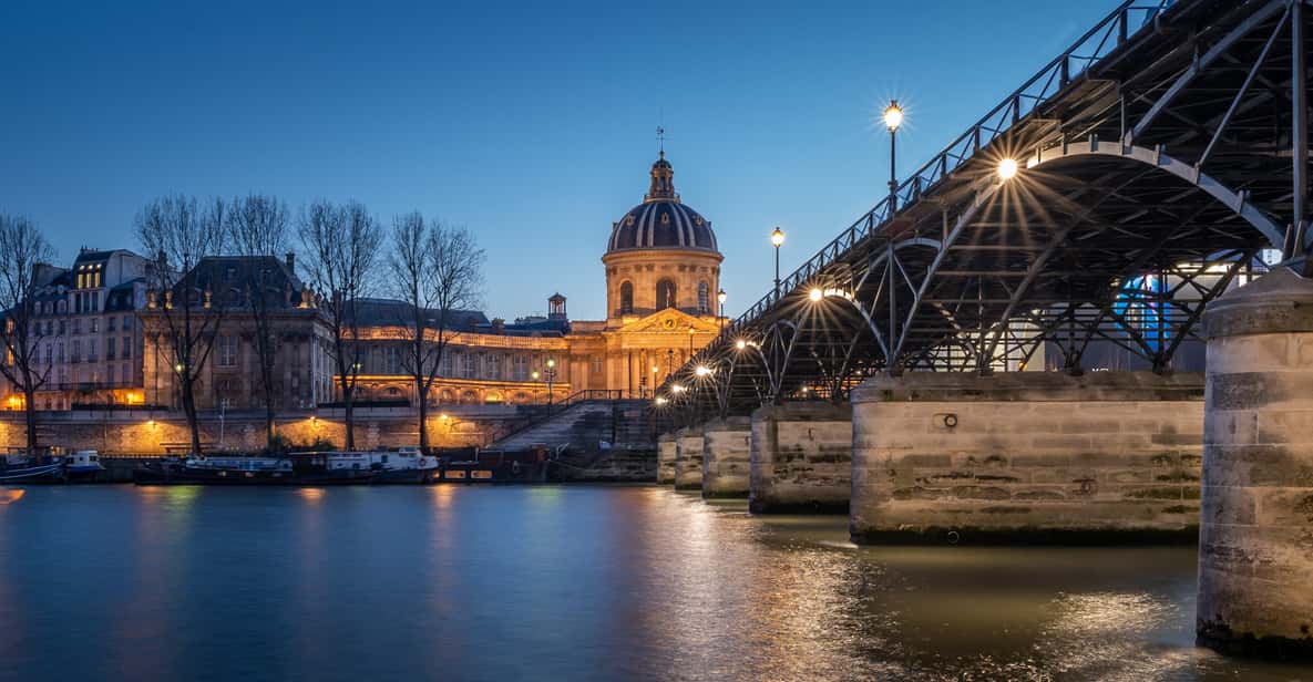 Paris: Romantic City Exploration Game for Couples