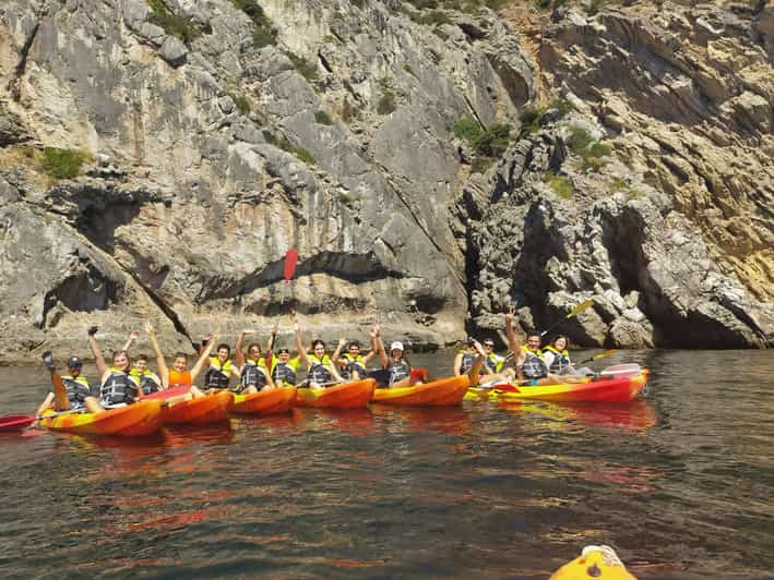 Sesimbra excursion en kayak vers des plages et des grottes secrètes