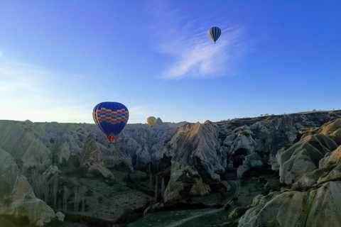 Explorando a Capadócia: Uma aventura cultural de dois diasTraslado gratuito dos hotéis de Antalya - Alanya - Side - Kemer