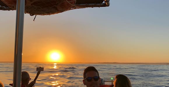 From Portimão: Sunset Boat Trip with Wine