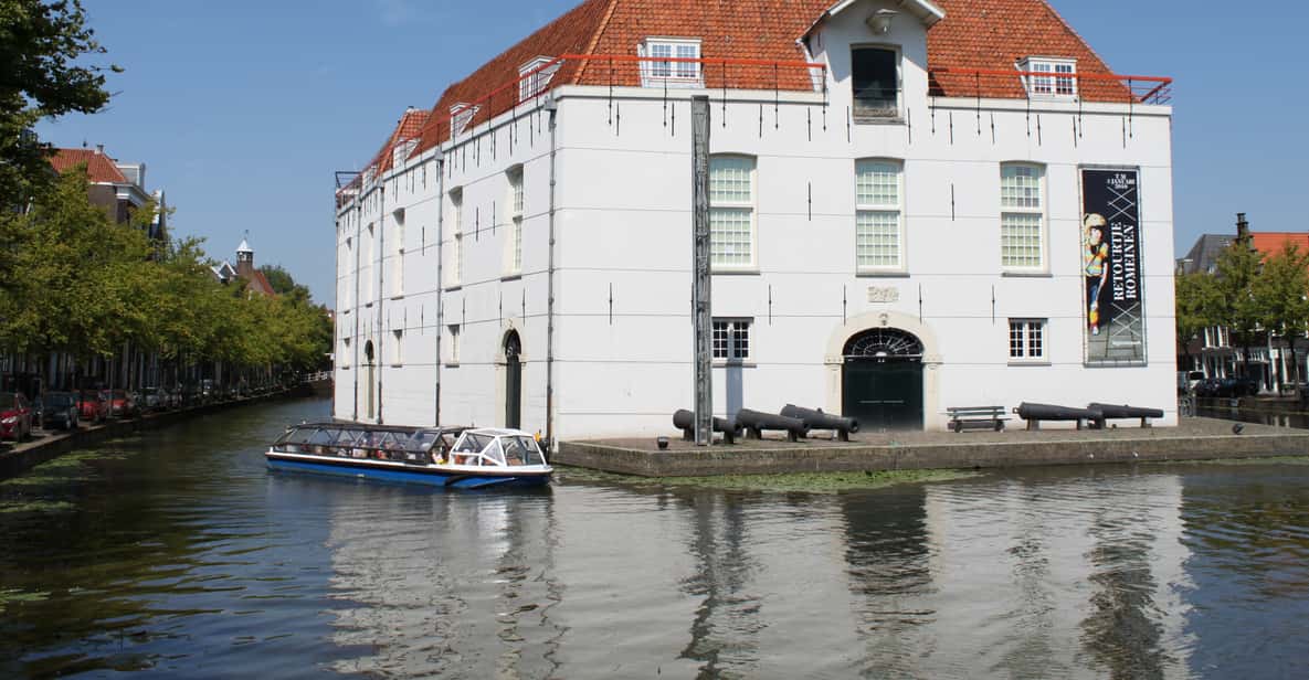 Delft: Canal Cruise with Guided Commentary