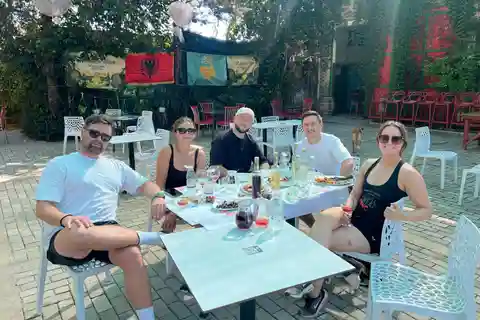 Sarande: Blaues Auge mit traditionellem Essen und Weinverkostung