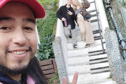 Valparaíso: LGBTour con corsa in funicolareValparaíso: tour LGBT con funicolare