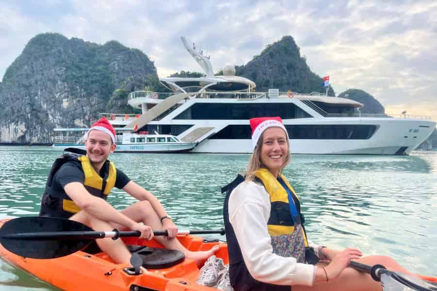 Hanoi/Cát Bà: Ganztägige Kreuzfahrt zur Lan-Ha-Bucht & Insel Cát Bà. Foto: GetYourGuide Hanoi/Cát Bà: Ganztägige Kreuzfahrt zur Lan-Ha-Bucht & Insel Cát Bà. Foto: GetYourGuide