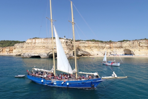 Desde Vilamoura: crucero de 3 h por la costa del Algarve
