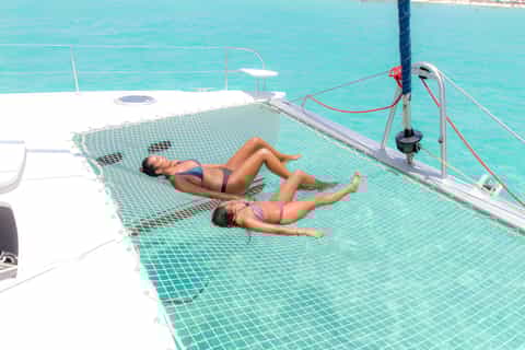 Cancun: Isla Mujeres Catamaran Tour with Lunch and Open Bar