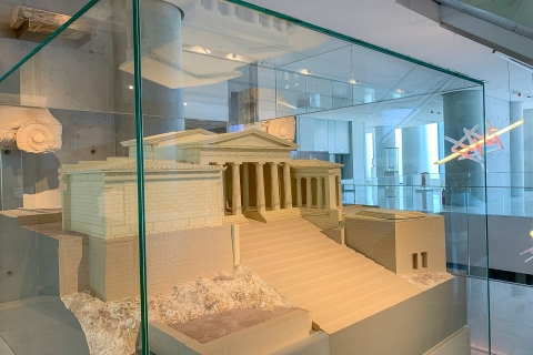 Visita privada a la Acrópolis y al Museo de la Nueva Acrópolis con entradaAtenas: visita guiada privada a la Acrópolis y al Museo de la Acrópolis