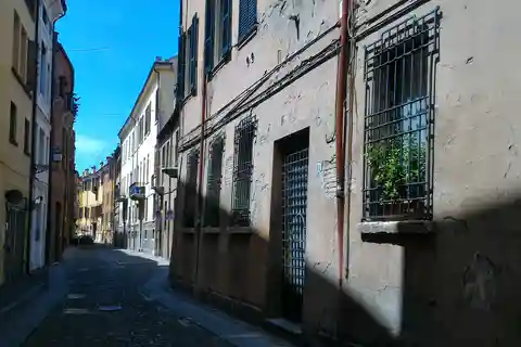 Ferrara: Medieval Ferrara and the Jewish Ghetto Walking Tour